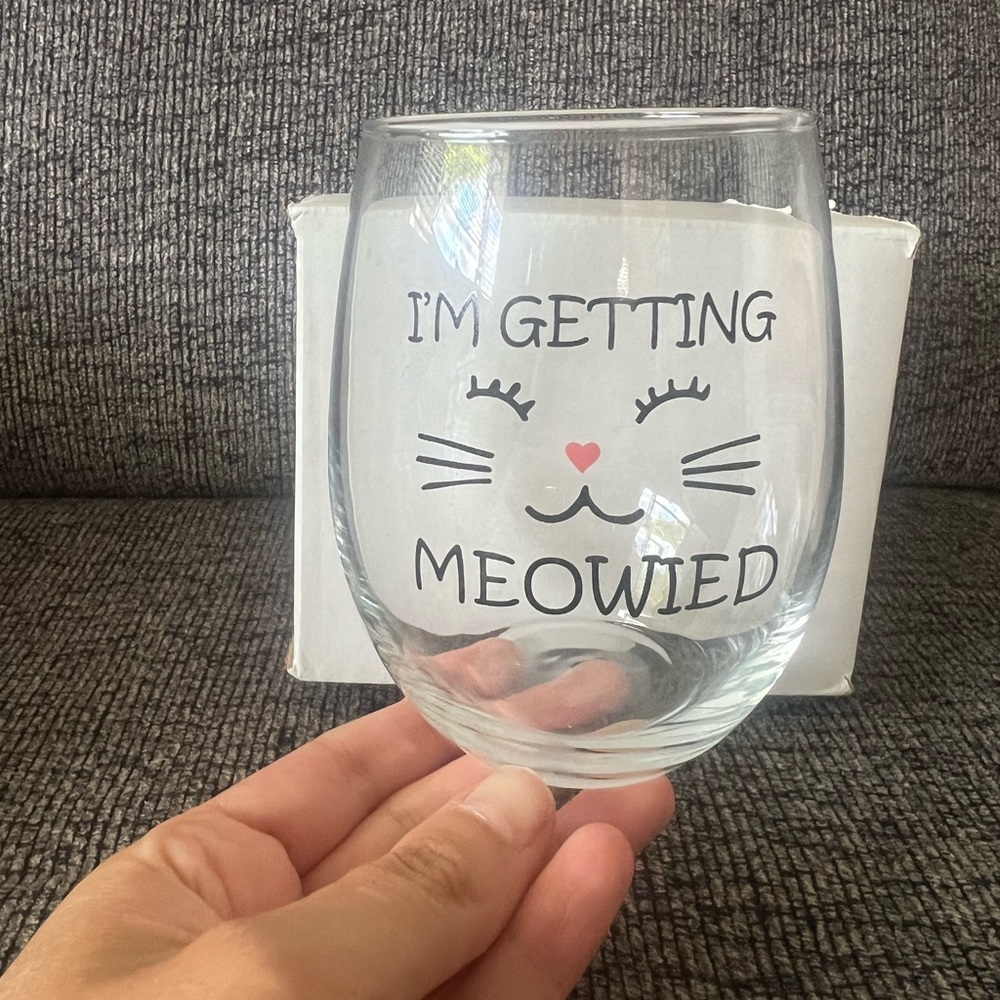 Bride cat cup